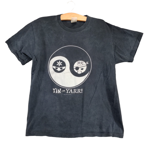 Pirate Vs. Ninja Men's Yin-Yarr! T-Shirt Black Large Embrace The Tao - Picture 1 of 14